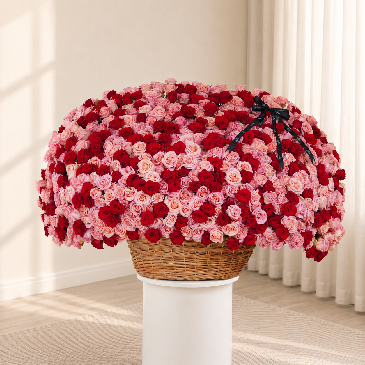 1000 Red & Pink Roses Basket
