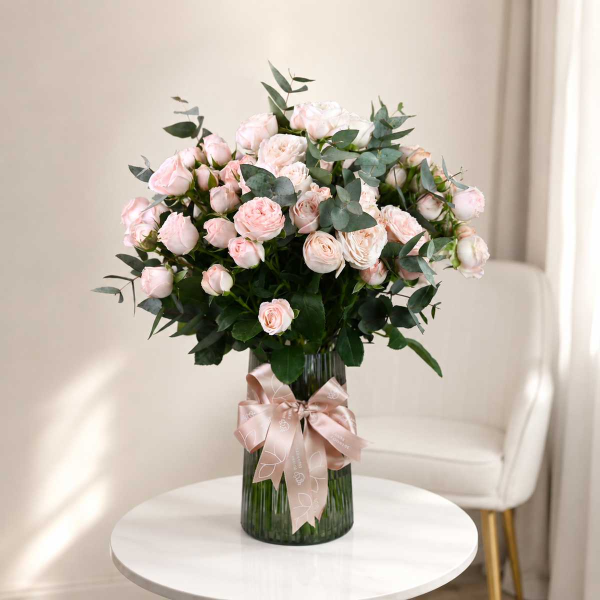 Light Pink Bombastic Roses in Vase